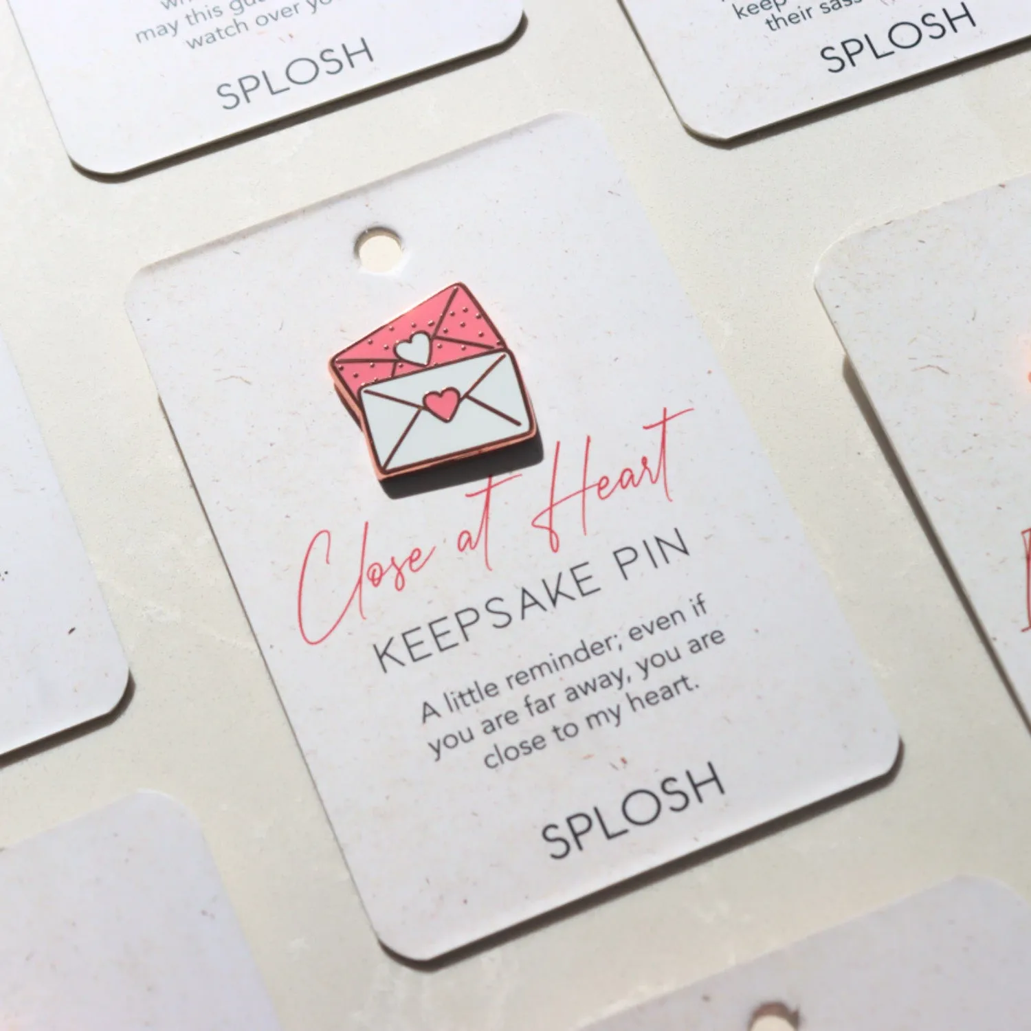 Splosh Keepsake Pin - Close At Heart